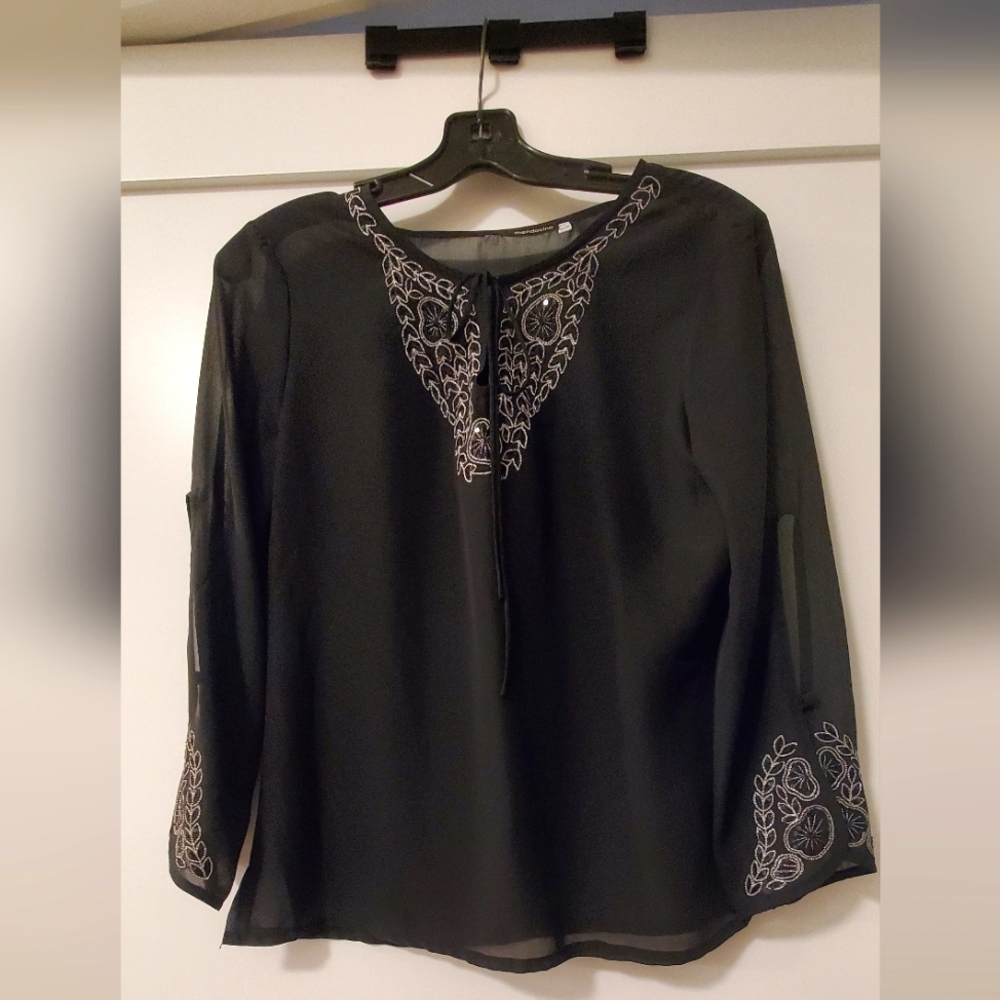 Mendocino Black Graphic 3/4 Sleeve Blouse